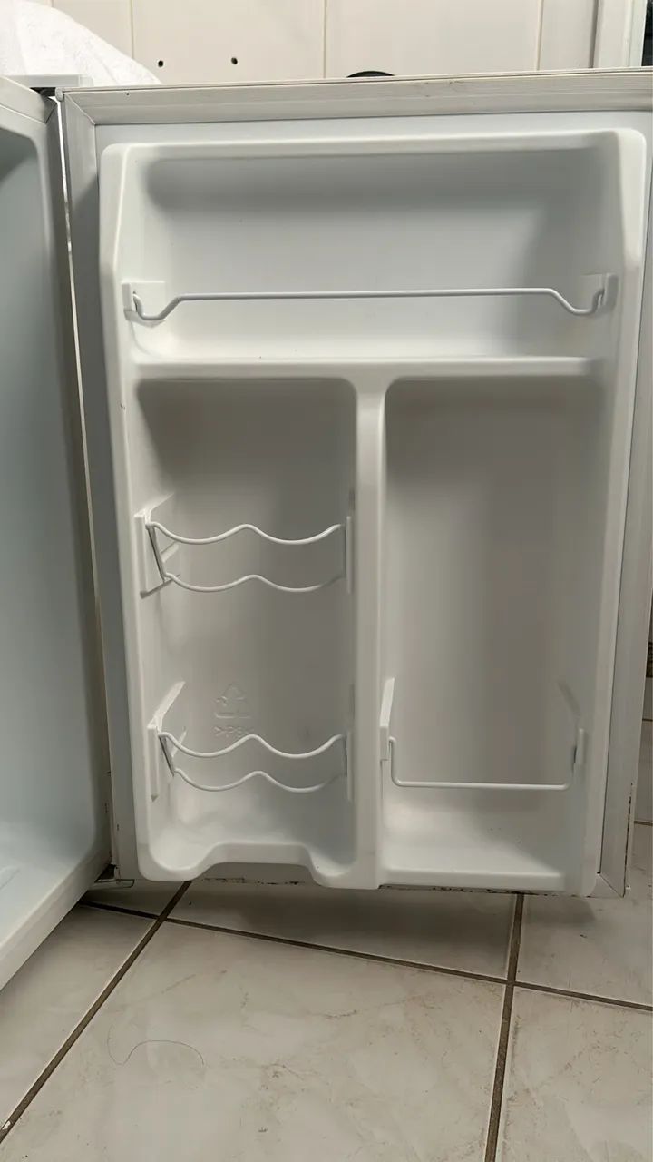 Frigobar EOS Ice Compact 71 Litros Branco EFB81 110V - Foto 3