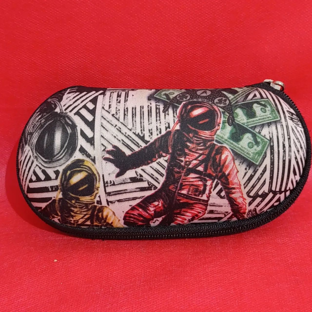 Case de Óculos Raro Chilli Beans Astronautas