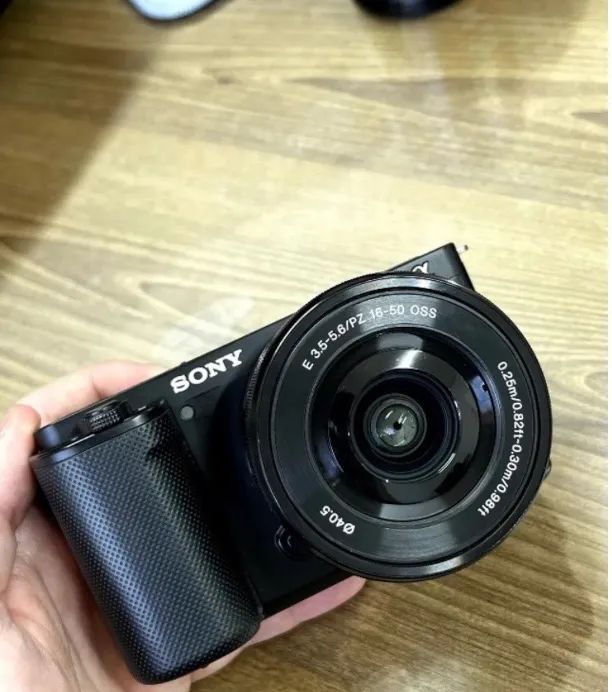 Câmera Sony ZV E 10 - Foto 3