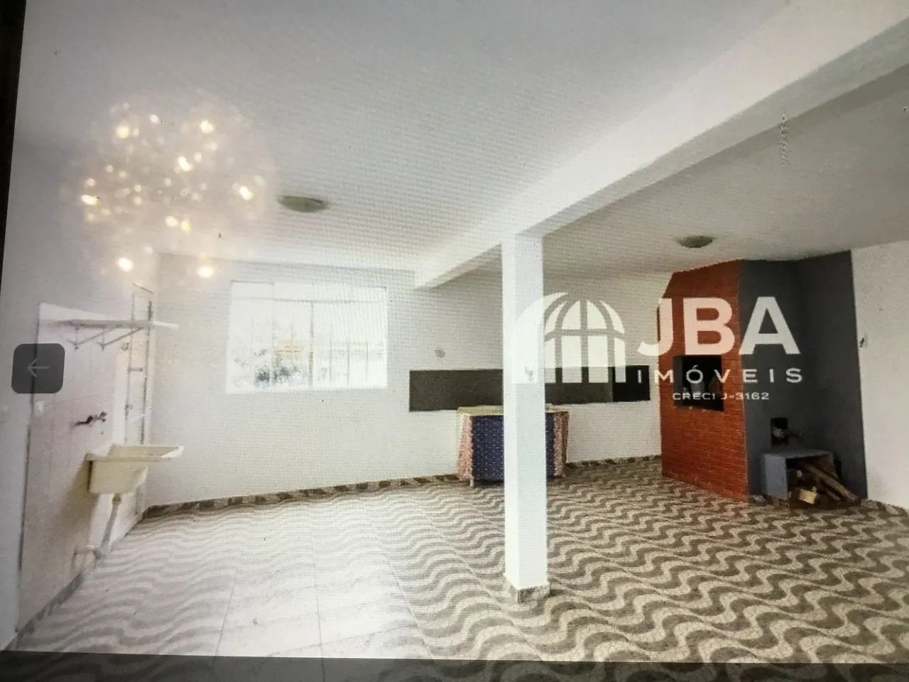 Alugo casa