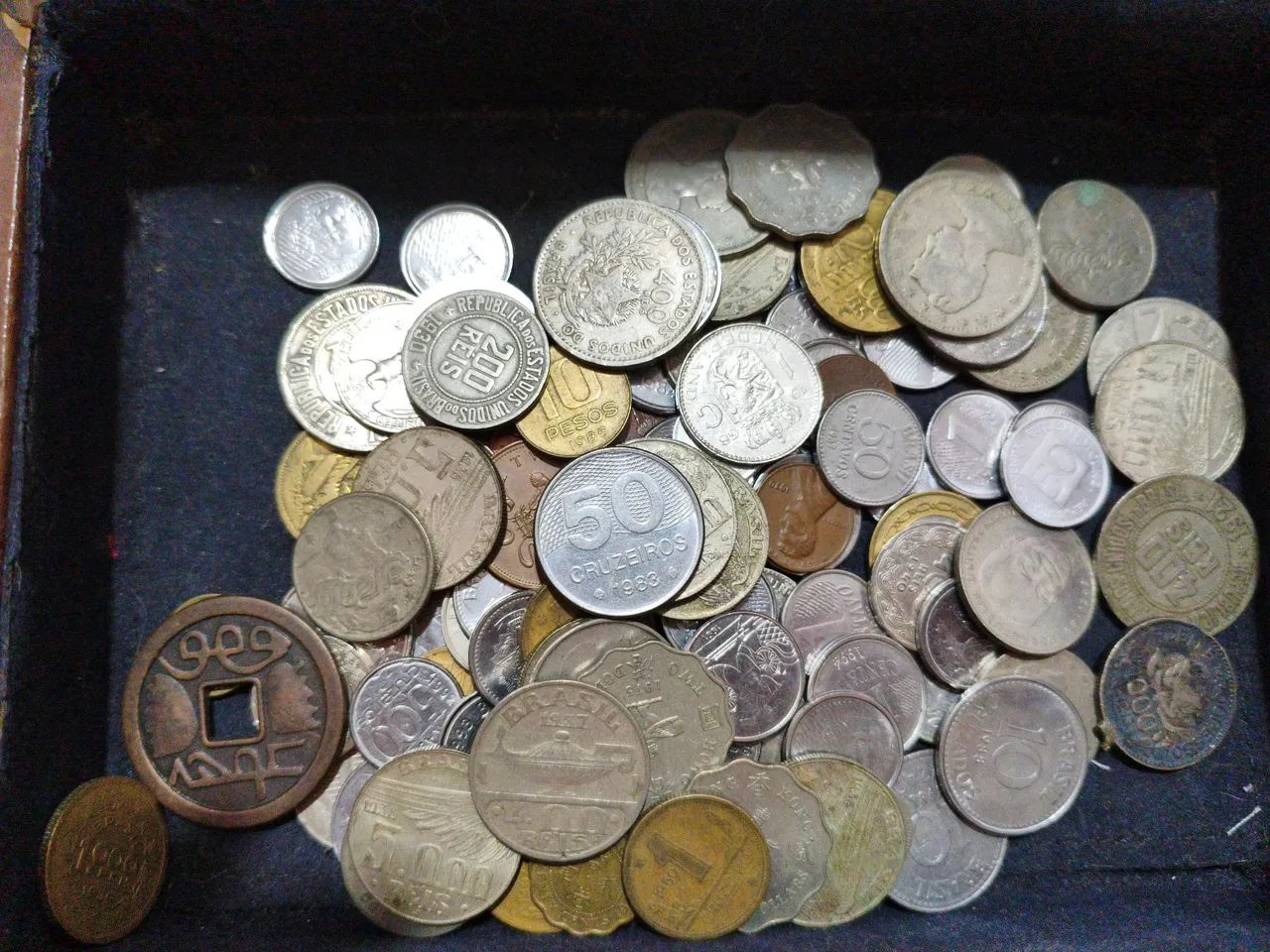 Coleção de moedas antigas e raras
