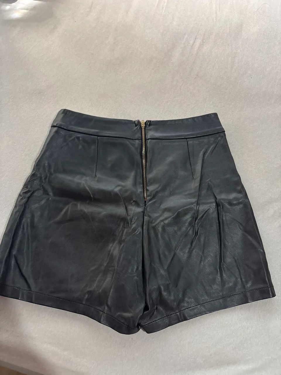 Short Saia- Couro - TAM P  - Foto 3