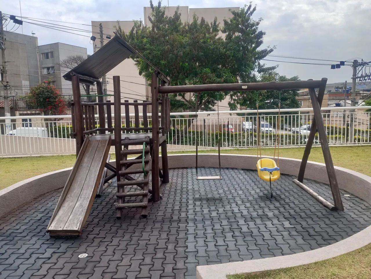 Playground em madeira maciça tratada  - Foto 3