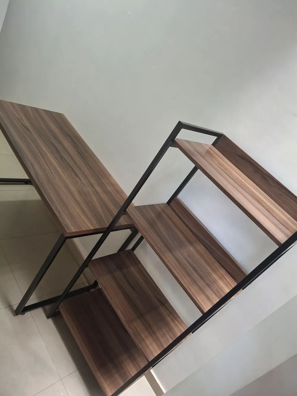 Conjunto de Escrivaninha + Estante - Foto 5