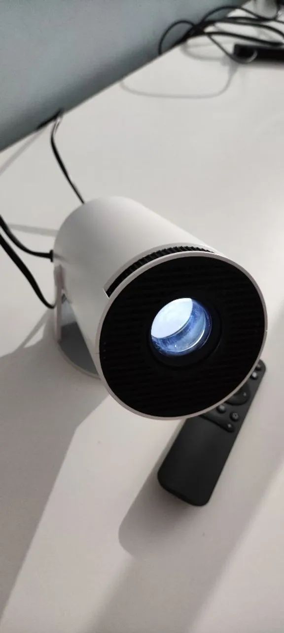 Projetor Hy300 Com Controle Remoto Liga Não tem imagem - Foto 2