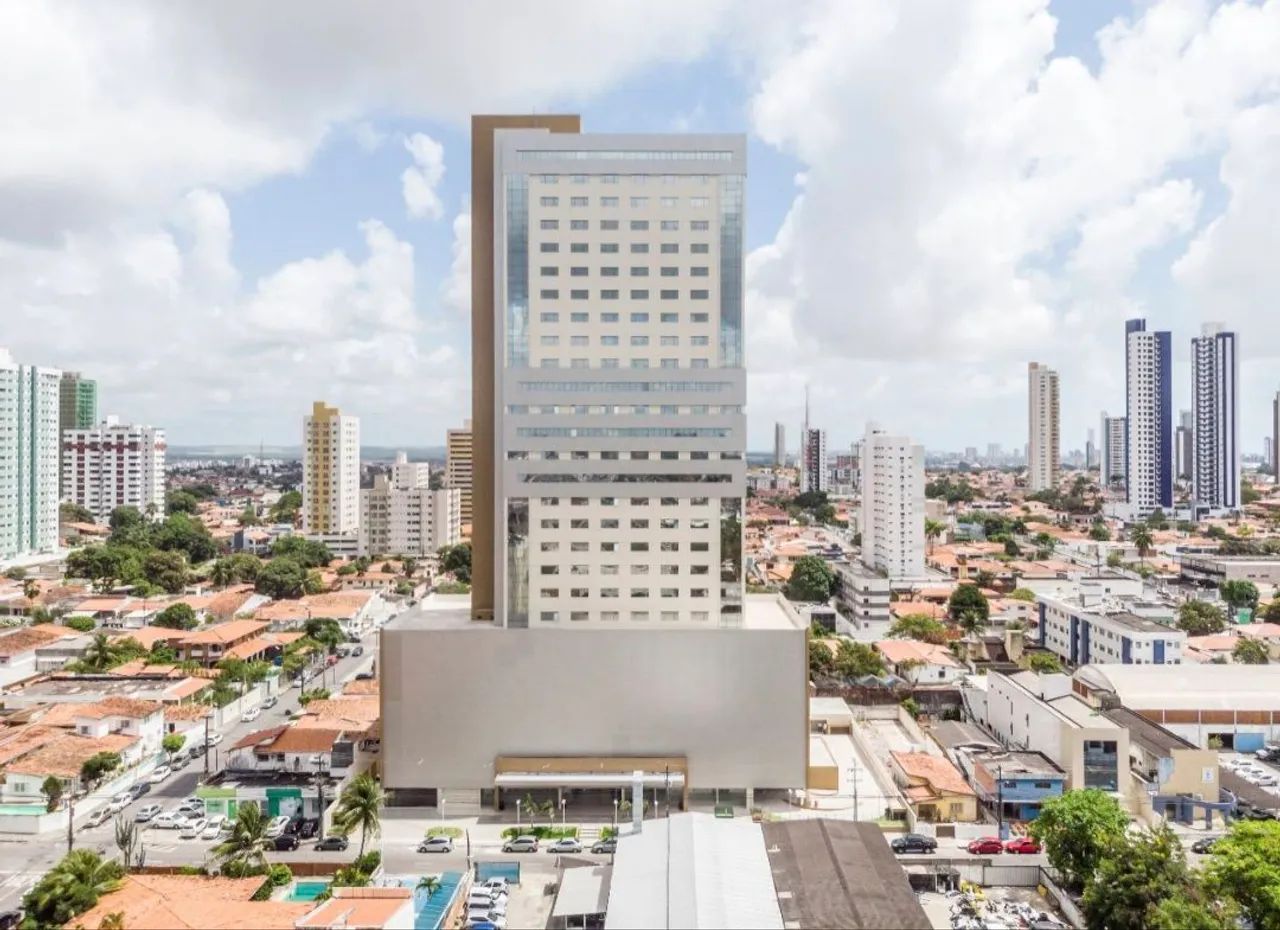 Sala comercial no Bairro dos Estados, com 32 m², bem localizada para locação.