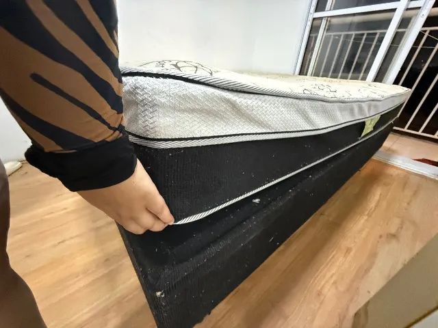 Cama king size, colchão de mola  - Foto 4