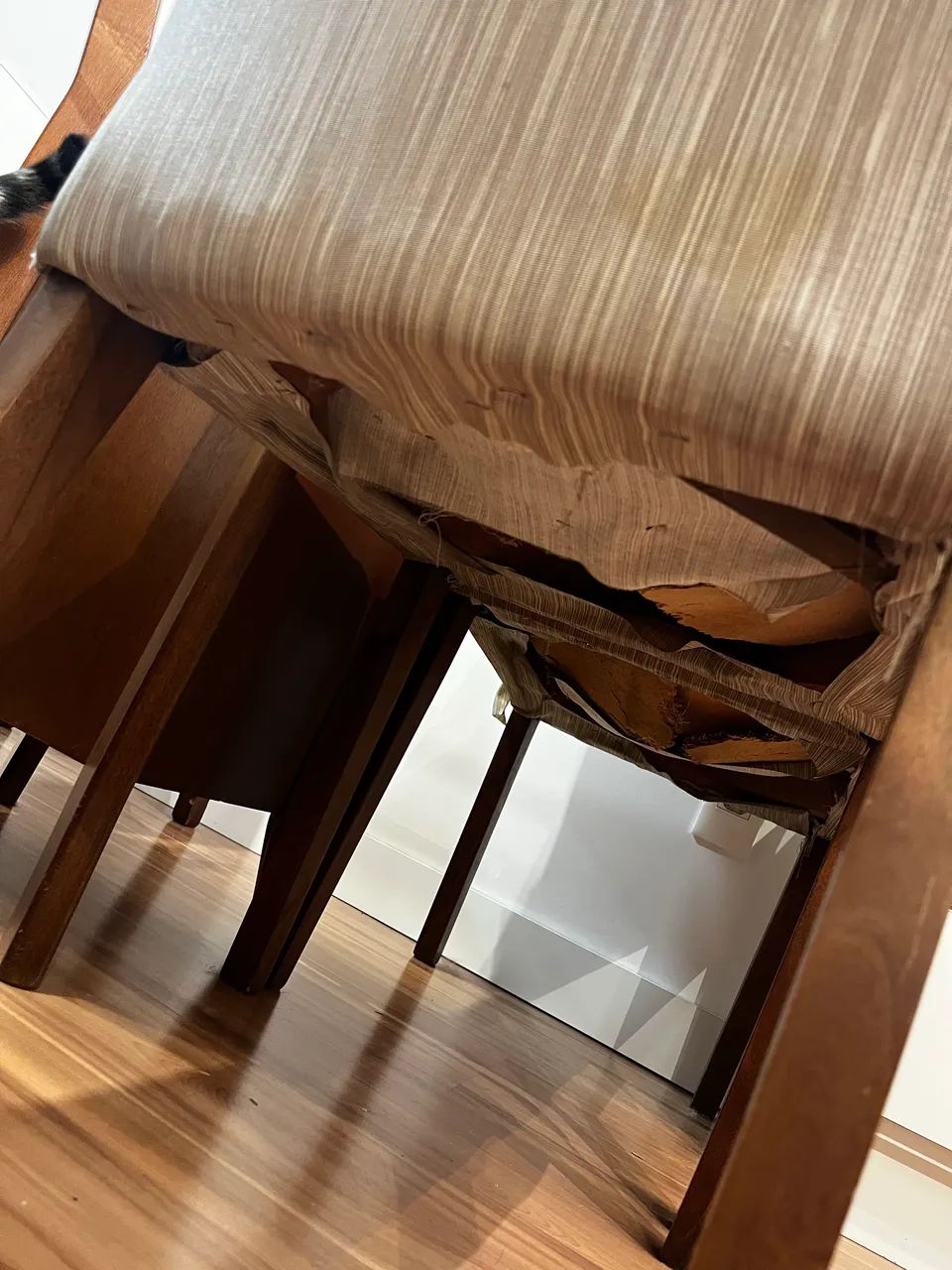 Mesa de jantar com 4 cadeiras - Foto 3