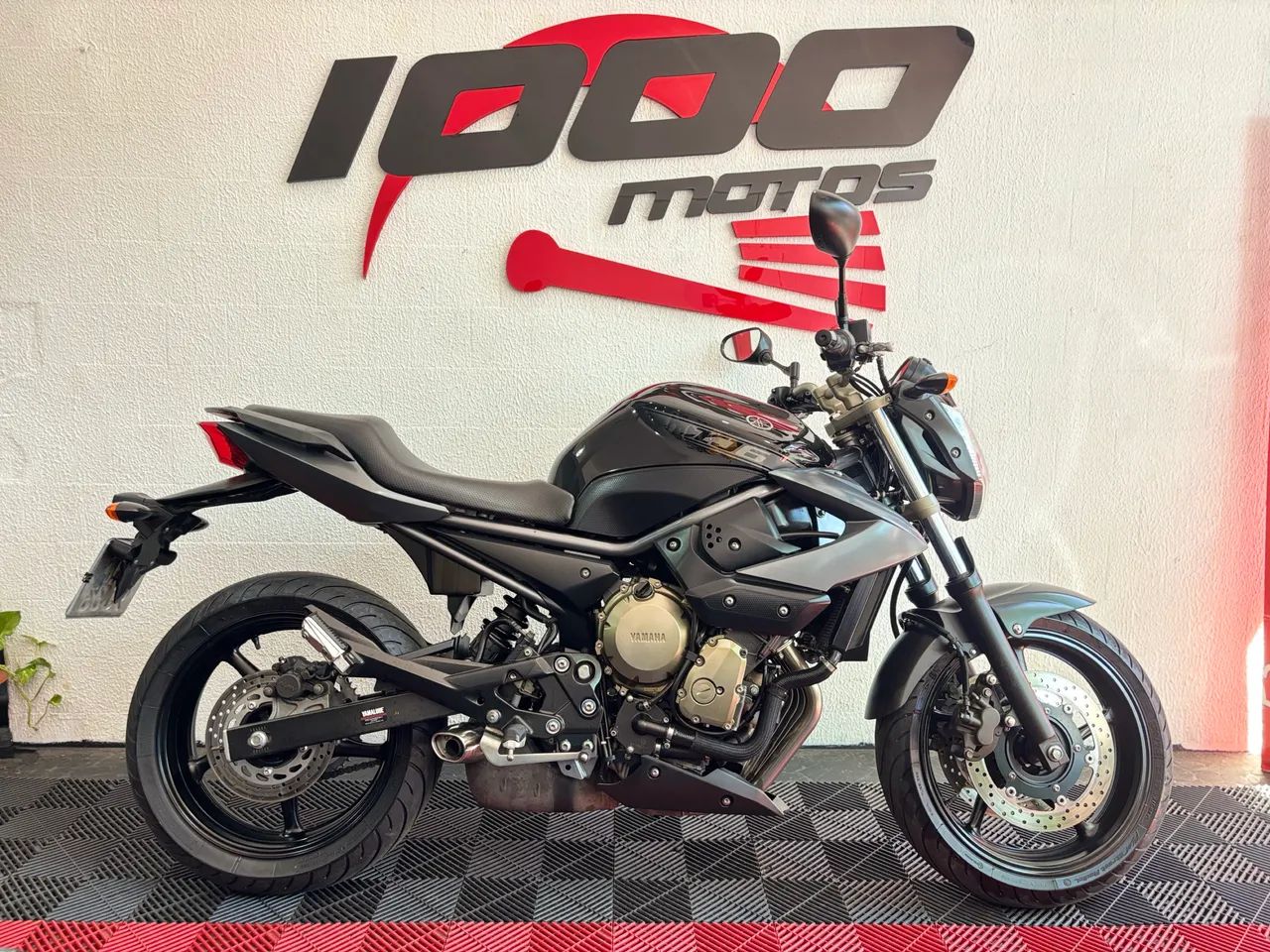 YAMAHA XJ6 N 
