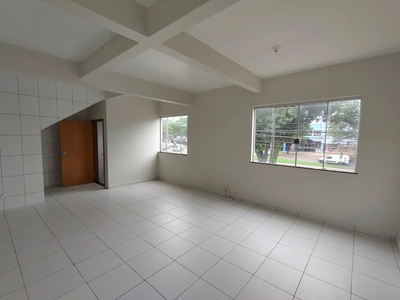 Sala comercial em Sobreloja para alugar no bairro Zona 08 - Maringá/PR - Foto 3