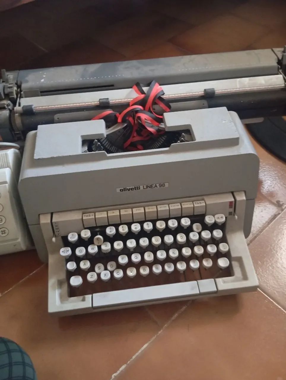 Vendo máquina de escrever+impressora  - Foto 2