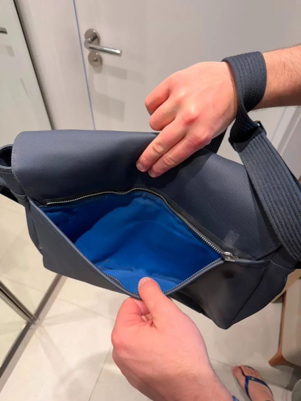 Bolsa Lacoste Original Transversal / Messenger Azul-Marinho - Foto 5