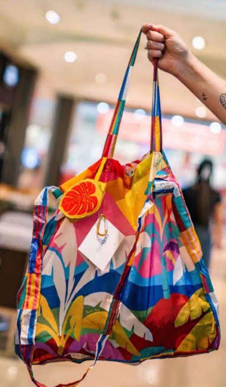 Ecobag dobrável da Farm Rio (modelo "Me Leva") - Foto 3