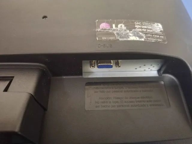 Monitor LG Flatron E1941c 18,5 pol VGA - Foto 3