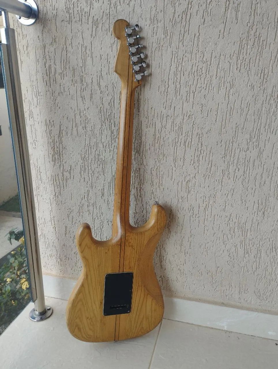 Stratocaster em ash com  braço inteiriço em maple - Foto 2