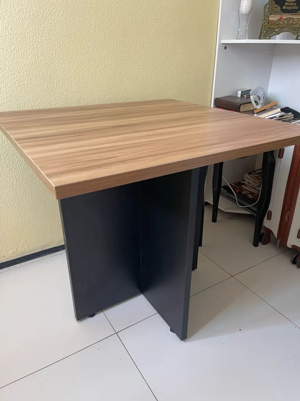 Mesa com tampo de madeira  - Foto 5