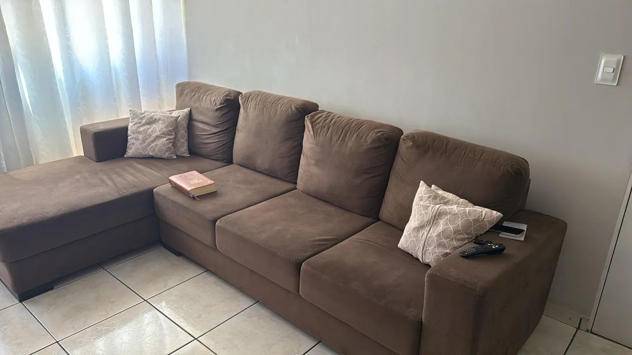 Sofá Retrátil em L Marrom - Confortável e Espaçoso em Ótimo Estado - Foto 2
