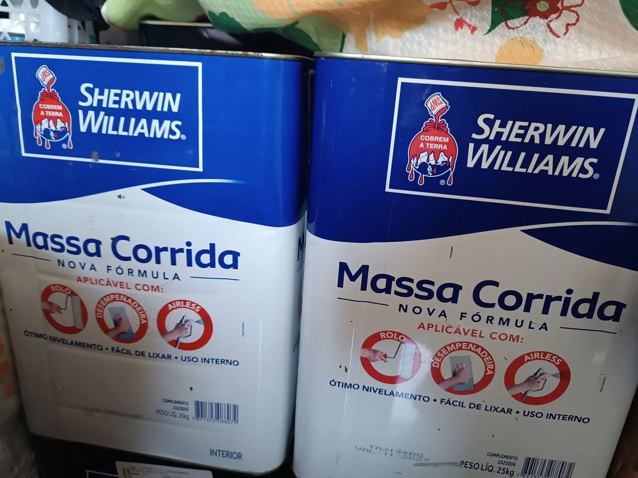 Vendo Massa Corrida 100$ e Tintas 18Lts 270 Ambos Sherwin Willians 