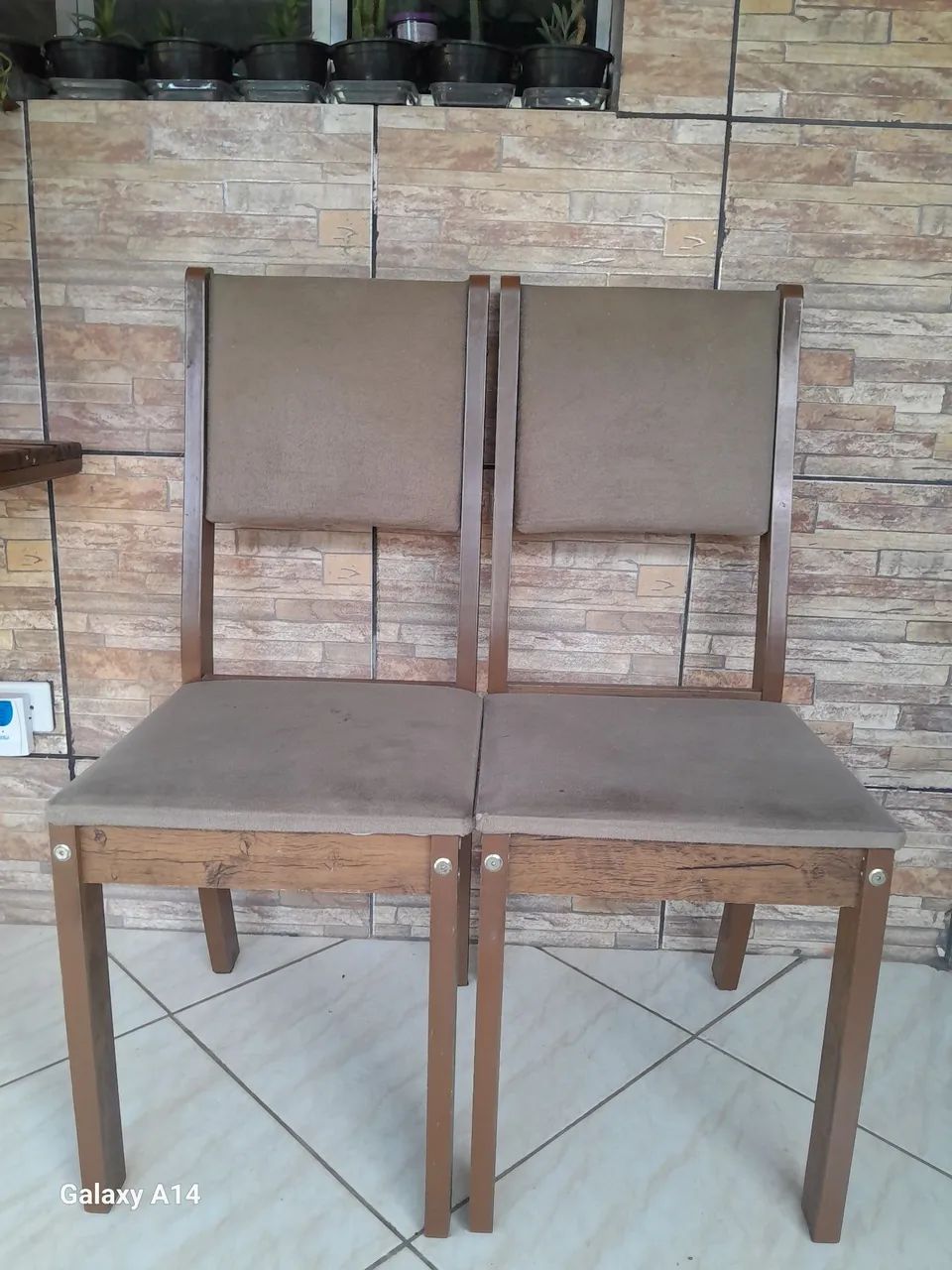 Vendo 2 cadeiras em suede em ótimo estado