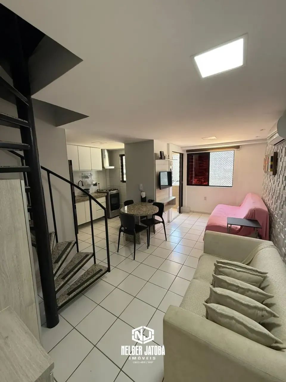Edifício Tabriz | Ponta Verde | Duplex | 2 Suítes | Porteira Fechada