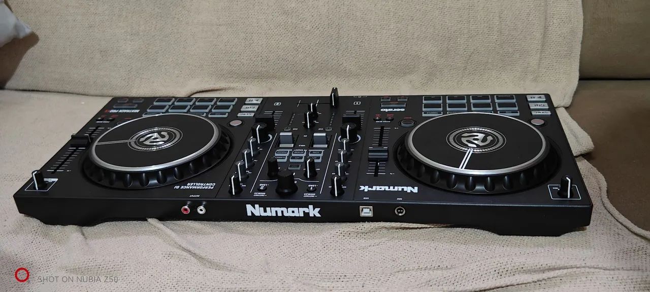 Controladora Numark Mixtrack Pro FX - Foto 4