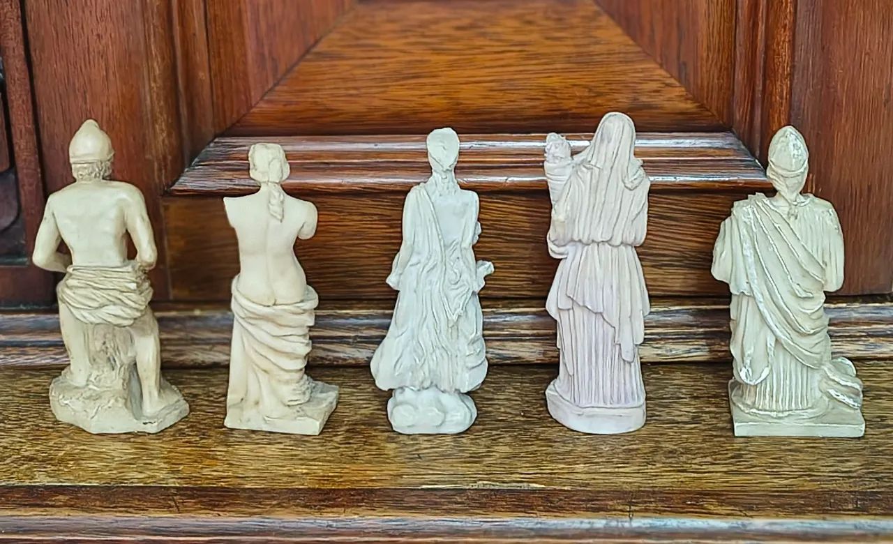 Estatuetas mitológicas  - Foto 2