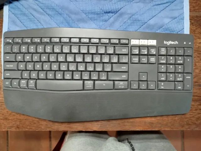 Combo Teclado e Mouse sem fio Logitech K850 com Teclado com Apoio, Mouse Destro, USB Unify - Foto 2