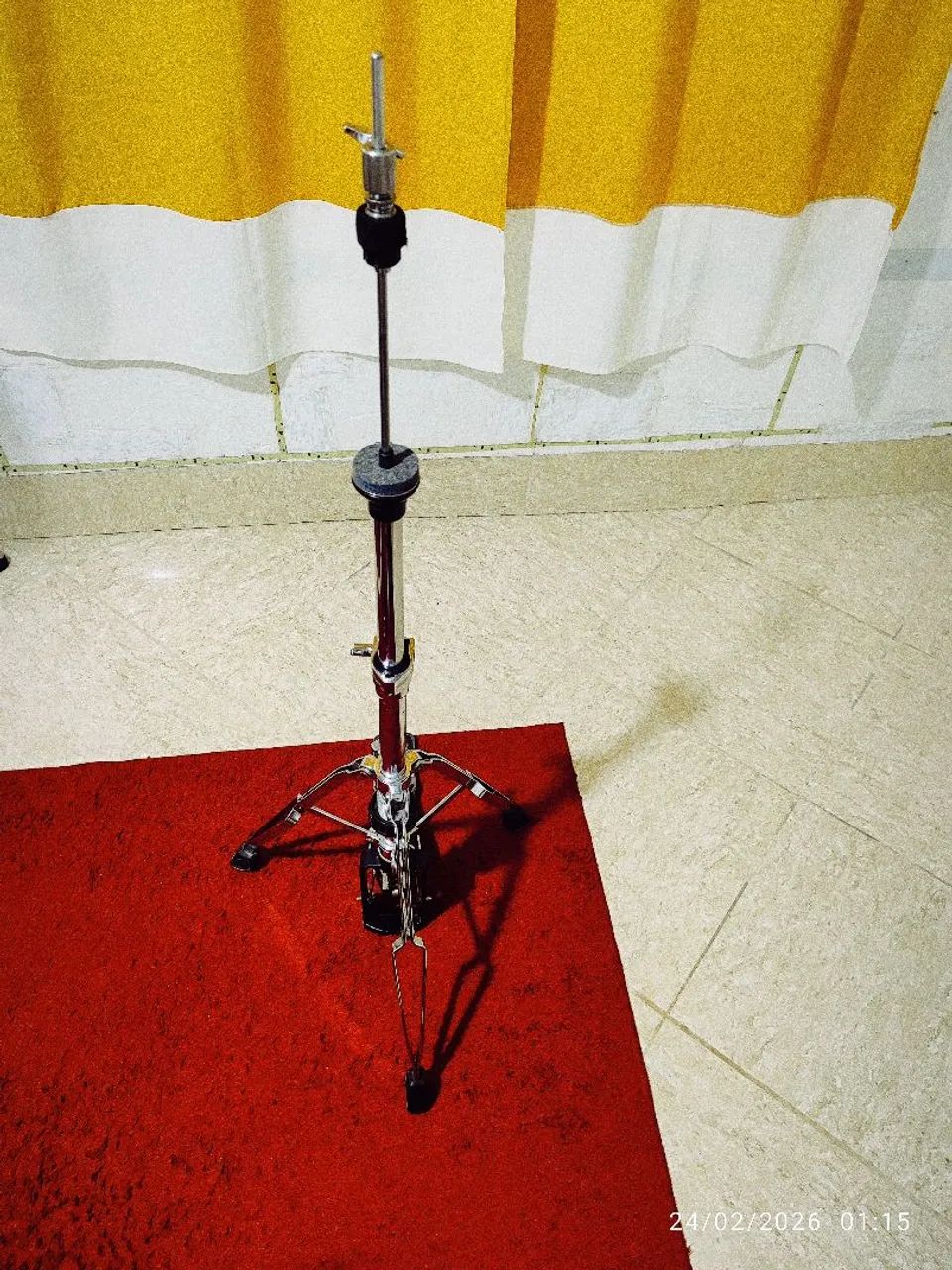 Máquina de chimbal odrey previlegio top pés giratória com mola de estensão semi nova  - Foto 3