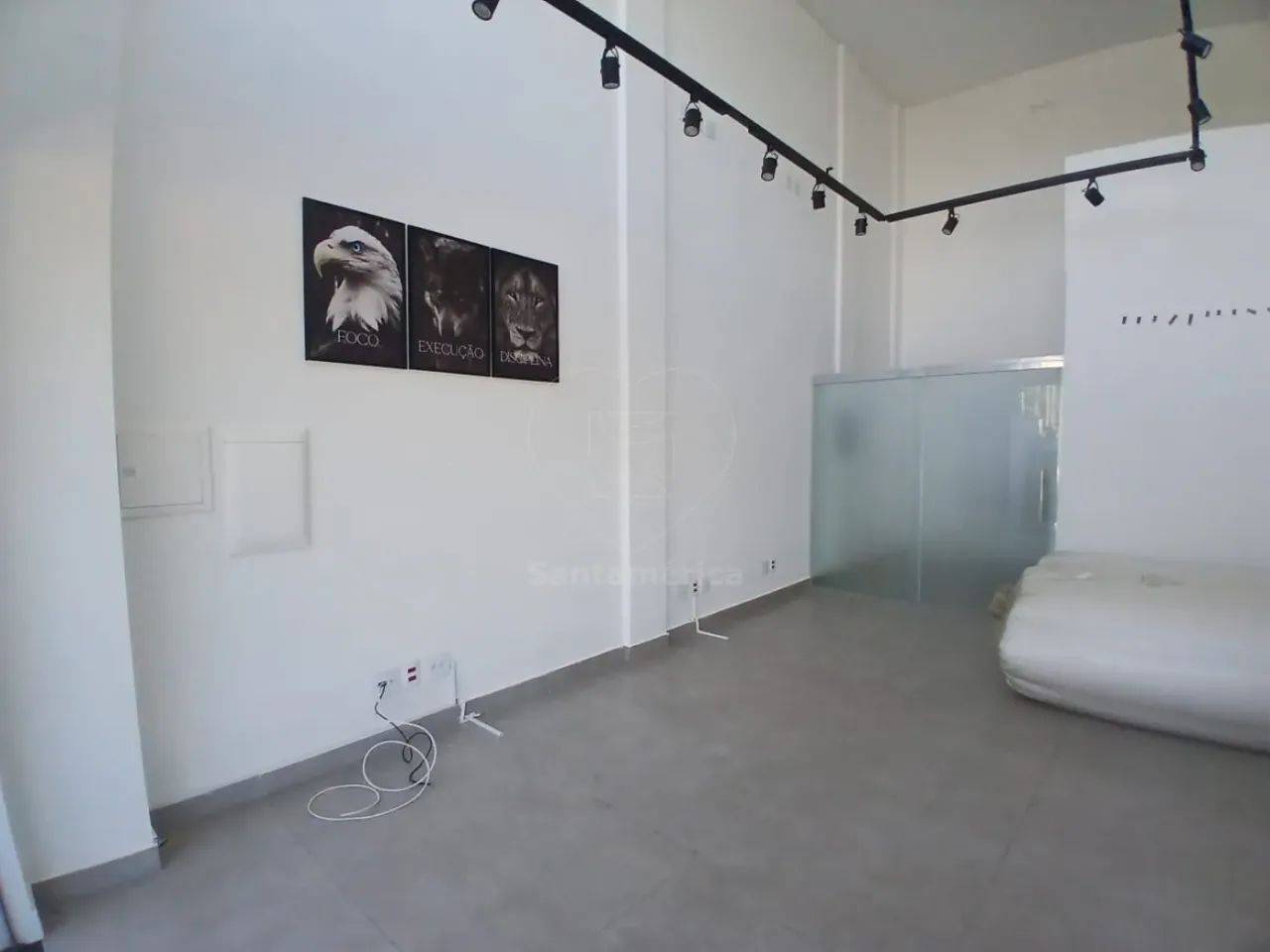 Sala comercial para alugar no Centro de Londrina, Próximo da Rua Paranaguá - Foto 3