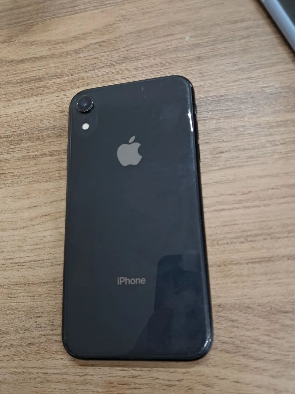 Vendo este iPhone xr. Ótimas condições.