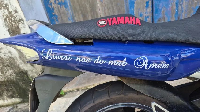 adesivo envelopamento de moto - Foto 5