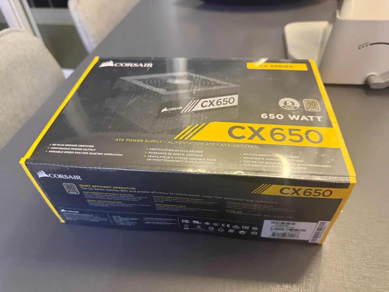 Fonte Corsair CX650, 650W, 80 Plus Bronze NOVA LACRADA - Foto 2