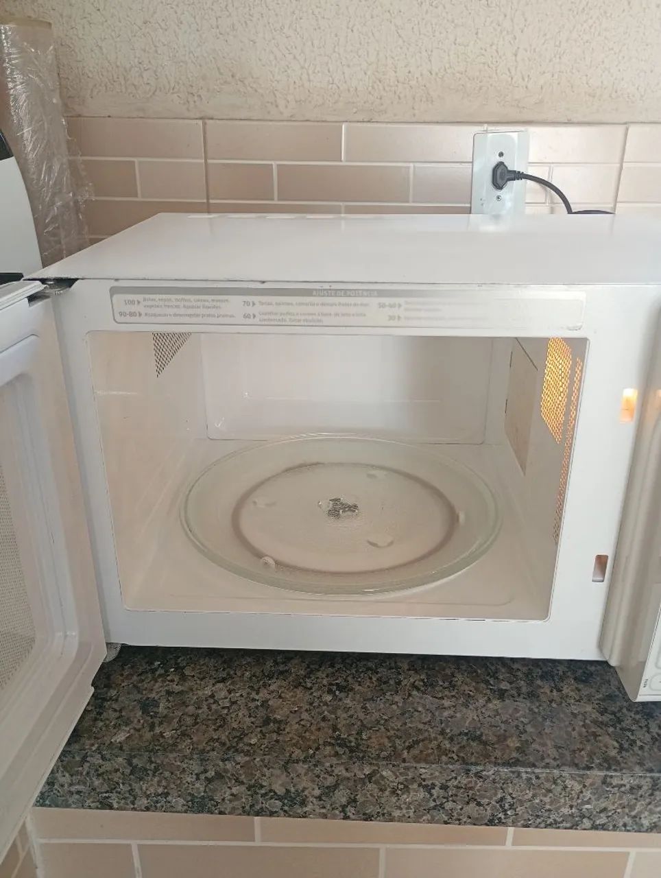 Microondas Eletrolux 30 litros funcionando perfeitamente  - Foto 3
