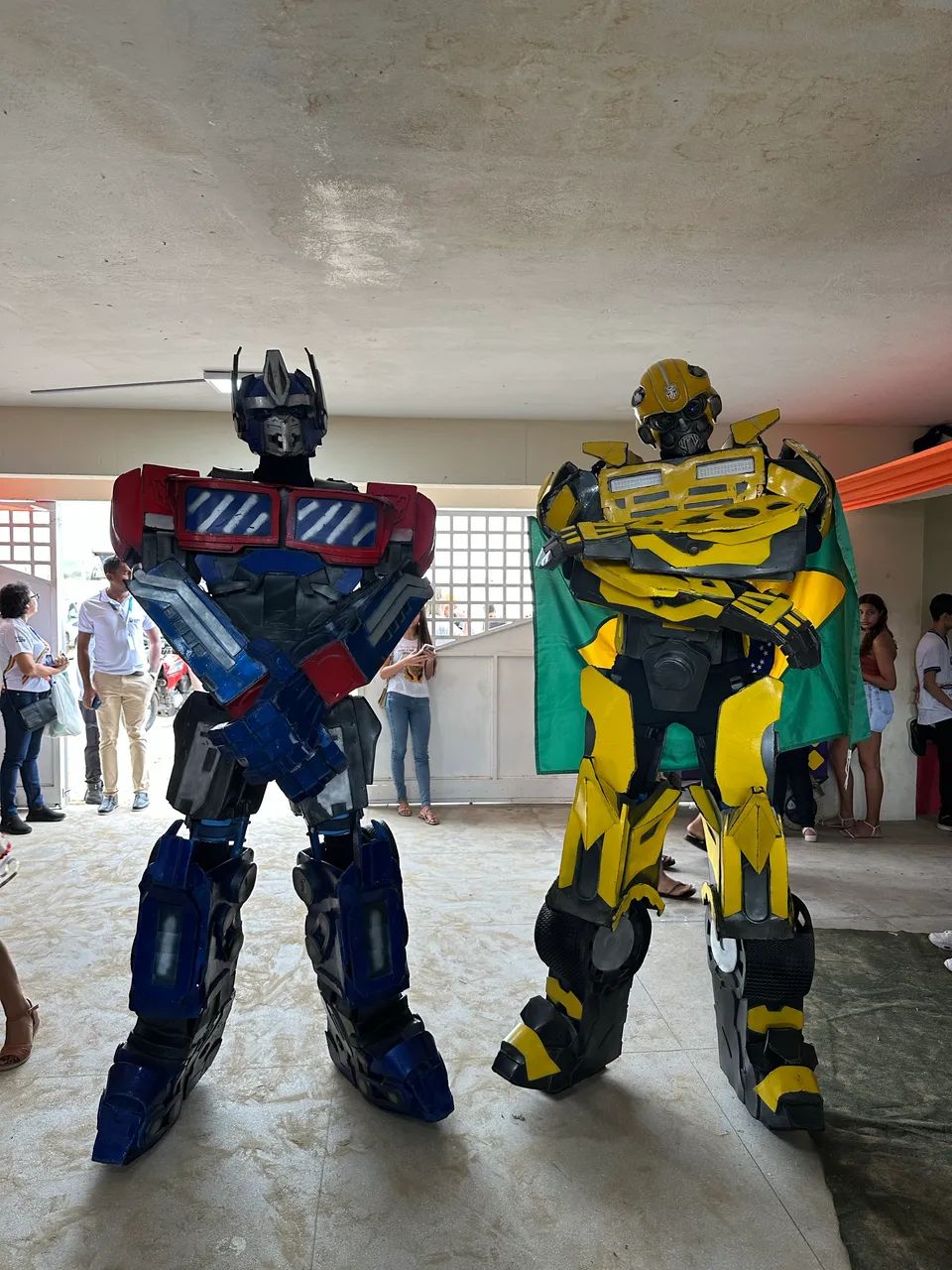 2 ROBÔS TRANSFORMERS A VENDA 