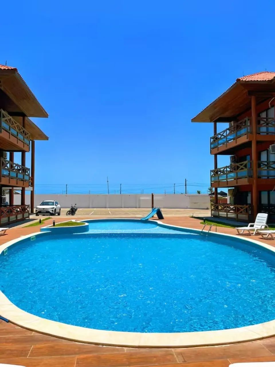 FLAT NA PRAIA ATALAIA - LUIS CORREIA