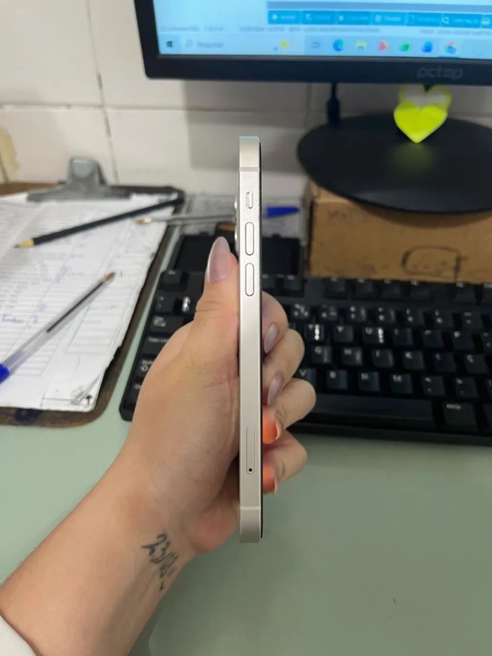 iPhone 12 super conservado - Foto 5