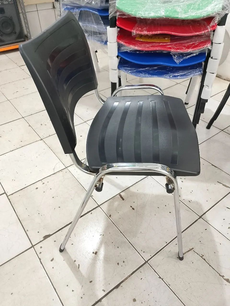 Cadeira fixa estrutura cromada  - Foto 2