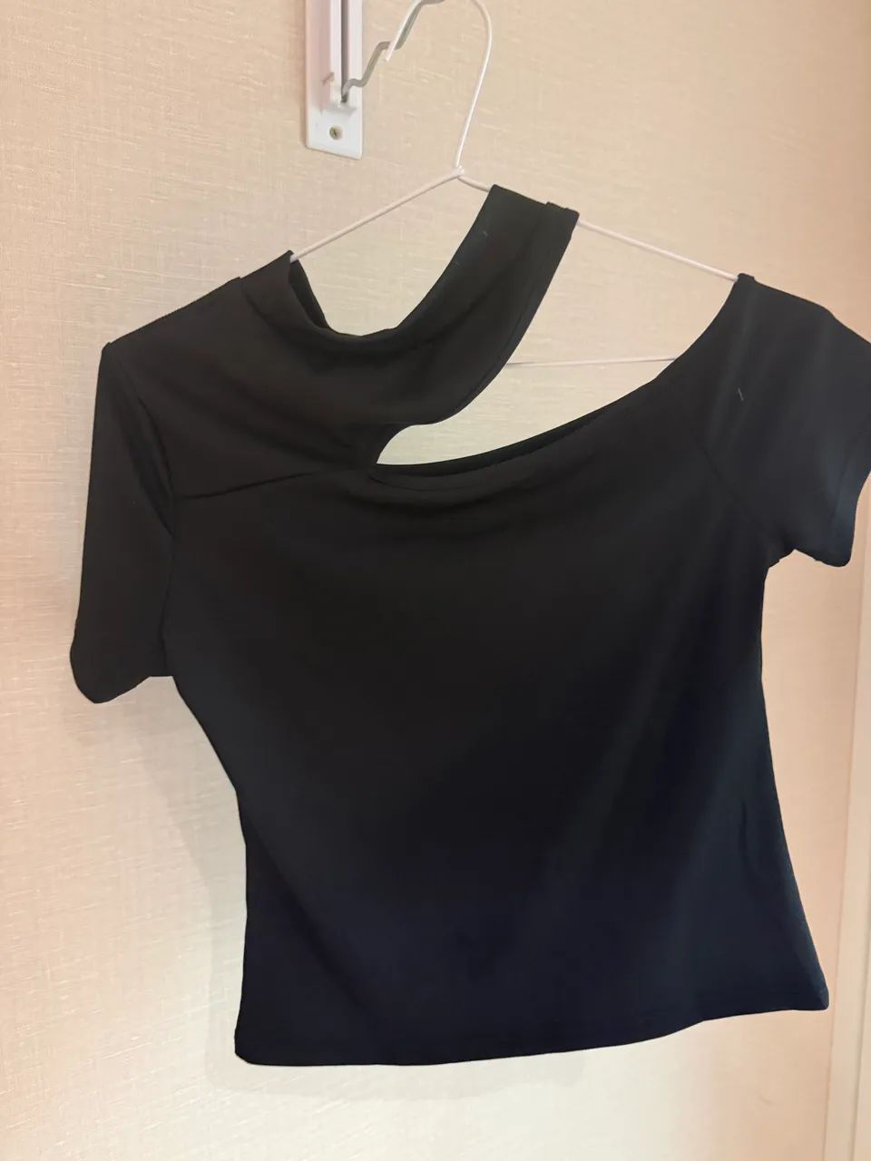 Blusinha preta decote  - Foto 2