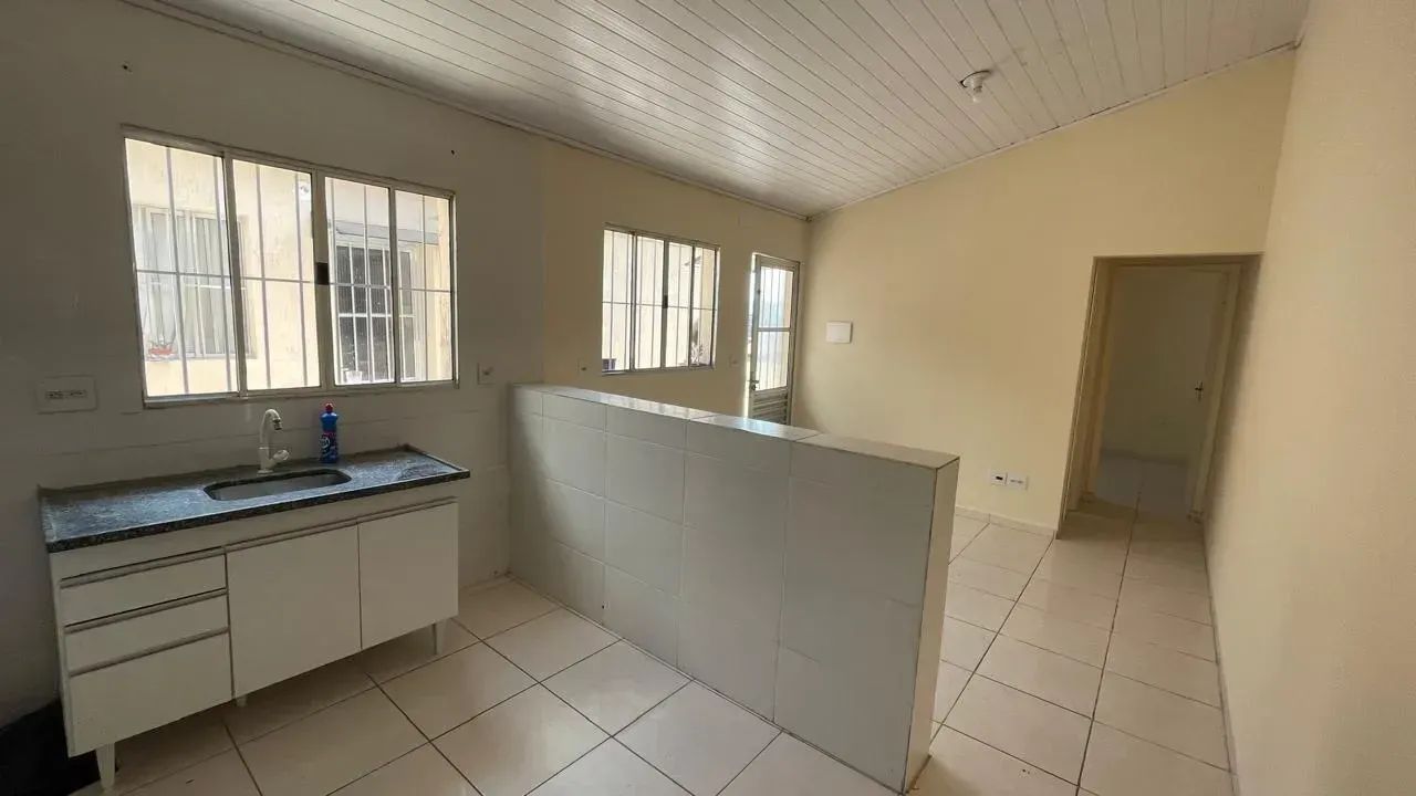 ÓTIMA CASA COM 01 DORM. P/LOCAÇÃO NO CENTRO DA PENHA - Foto 3