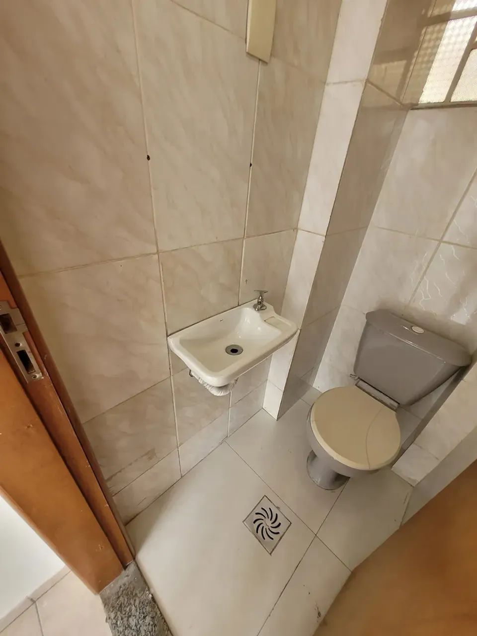 Sala com banheiro para locação, com 20 m², em Rocha Miranda - Rua dos Topázios - Foto 5