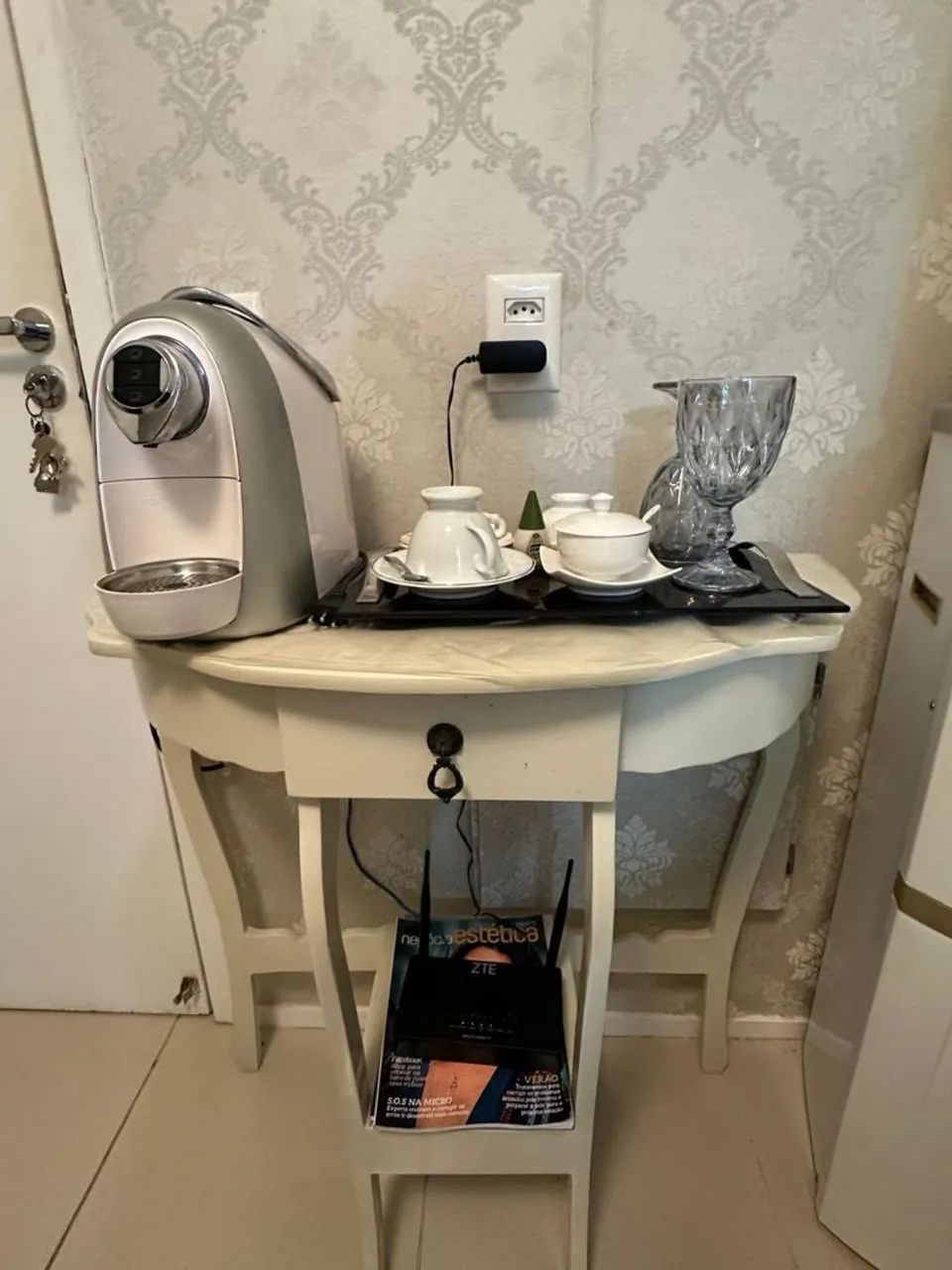 Aparador de Café branco
