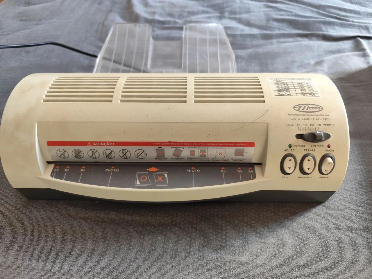 Plastificadora / Laminadora Menno A4 (Mod. 2401) - 127V