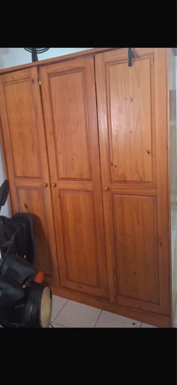 Guarda roupas de pinos! Leia o anúncio!!