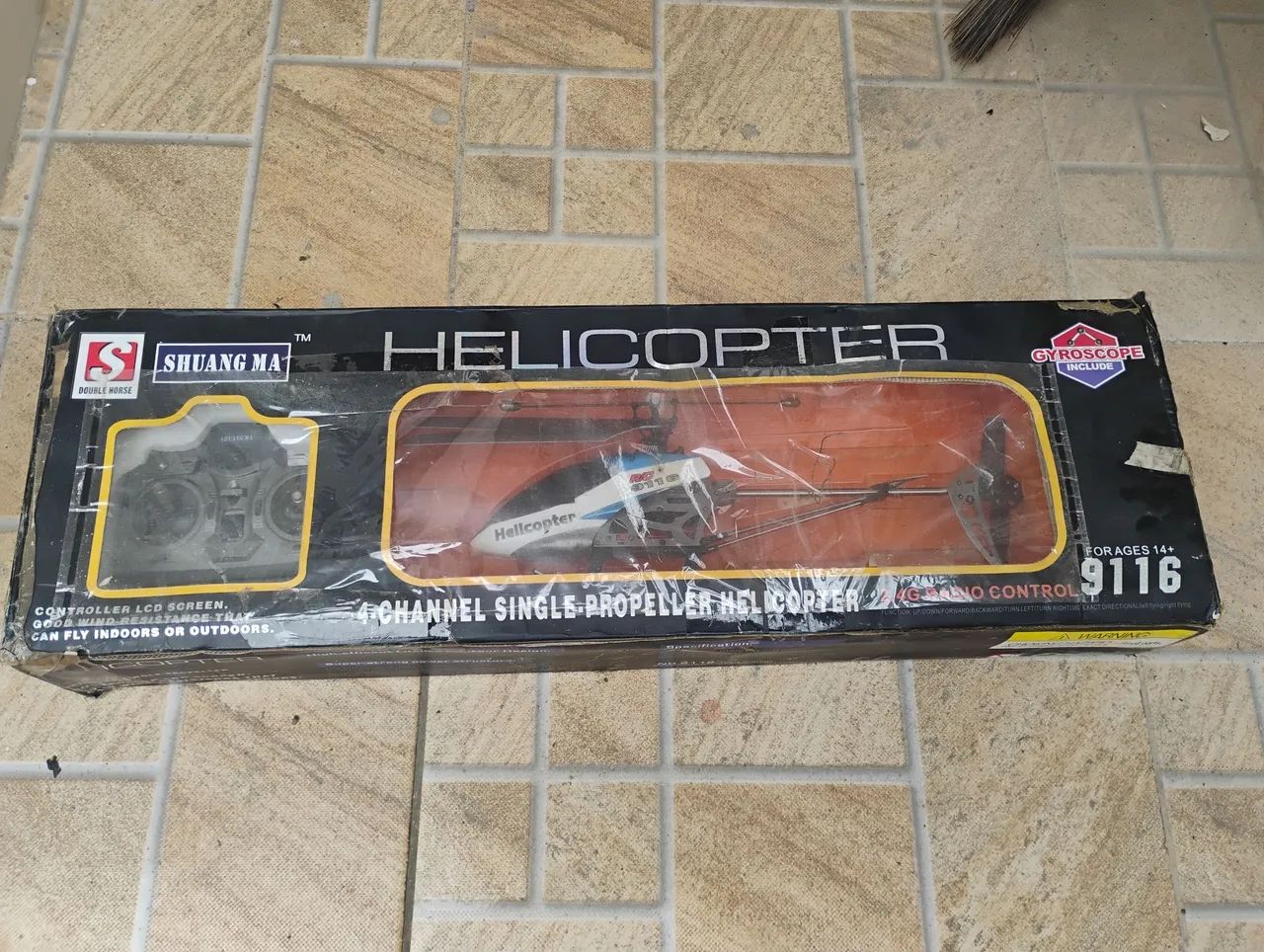 Helicóptero de controle remoto 