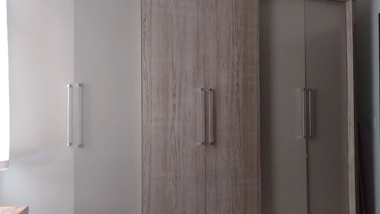 Guarda roupa 6 portas 