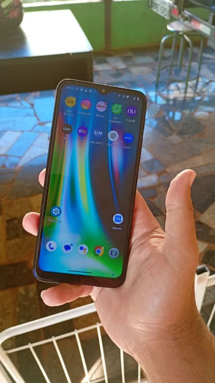 Celular com carregador adicional 