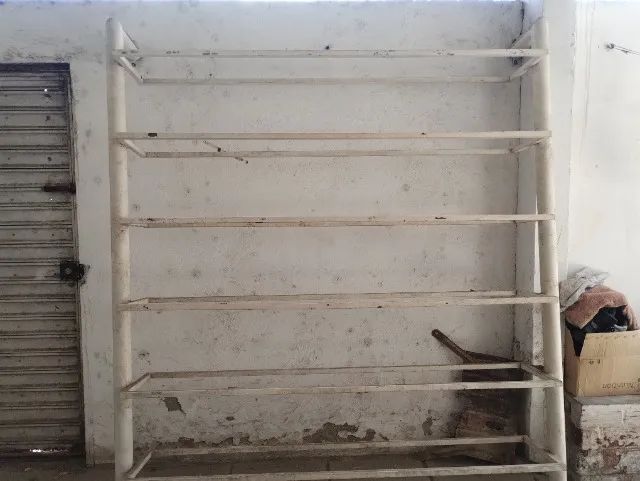 Estante de ferro para loja. 