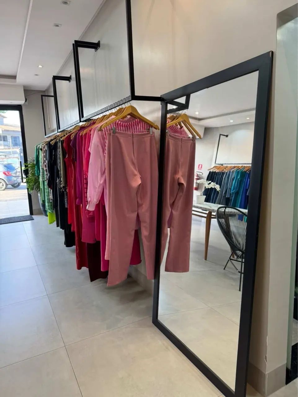 Vendo loja completa  de roupas  - Foto 2