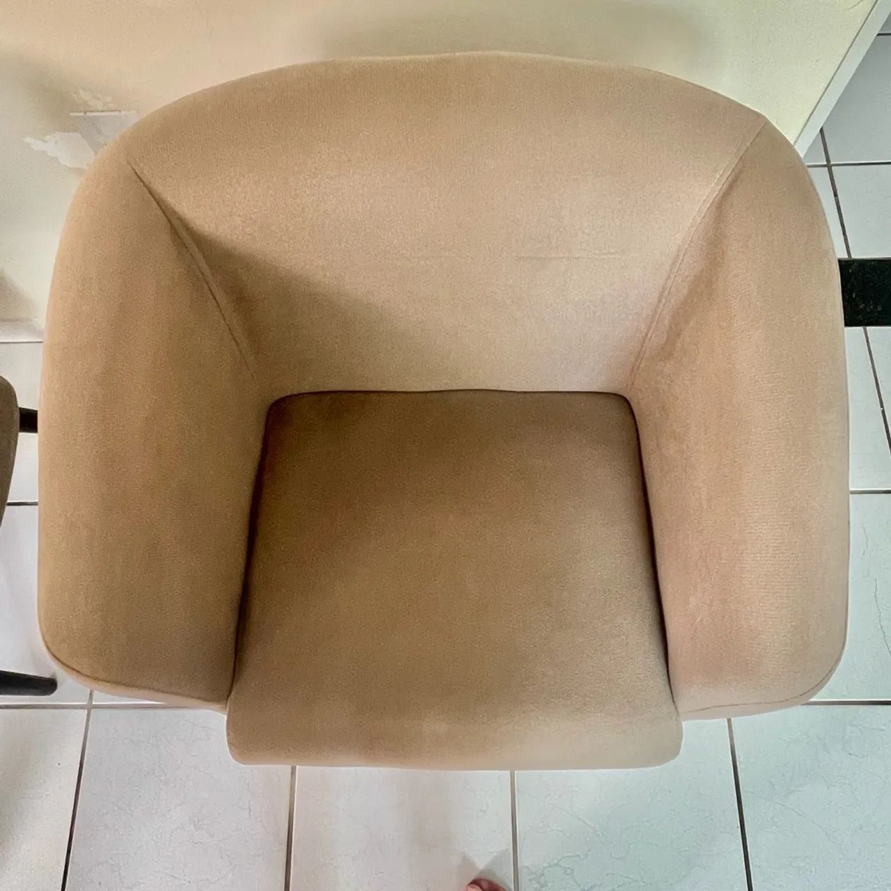 Vendo 1 poltrona rosa, e 2 poltronas beges/marrons (VALORES INDIVIDUAIS) - Foto 5