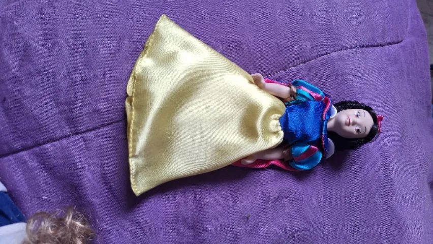  5 Bonecas de porcelana . - Foto 3
